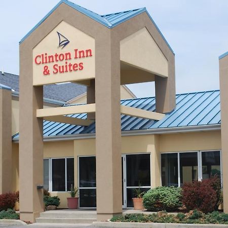 Clinton Inn & Suites Port Clinton Bagian luar foto